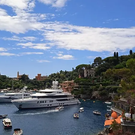 Azzurra Holiday Home: Seaside Retreat with Wi-Fi and Balcony Rapallo Exterior photo