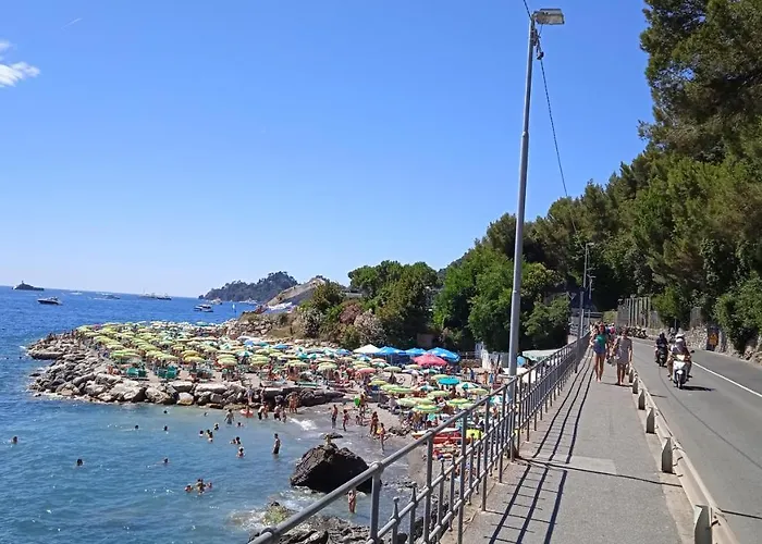 Azzurra Holiday Home - 850 M Al Mare - 75 Mq - Balconata Vivibile - Wi-Fi - Pay Tv Gratis - Posteggio Auto Condominiale Non Assegnato