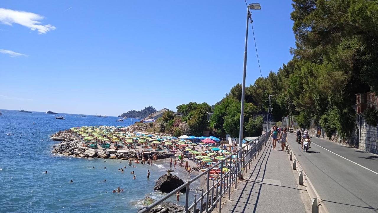 Azzurra Home: Seaside Retreat With Wi-fi And Balcony Apartment Rapallo